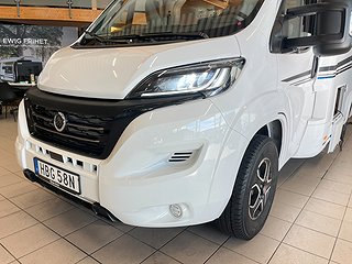 Husbil-halvintegrerad Knaus Sky TI 650 MF 2 av 28