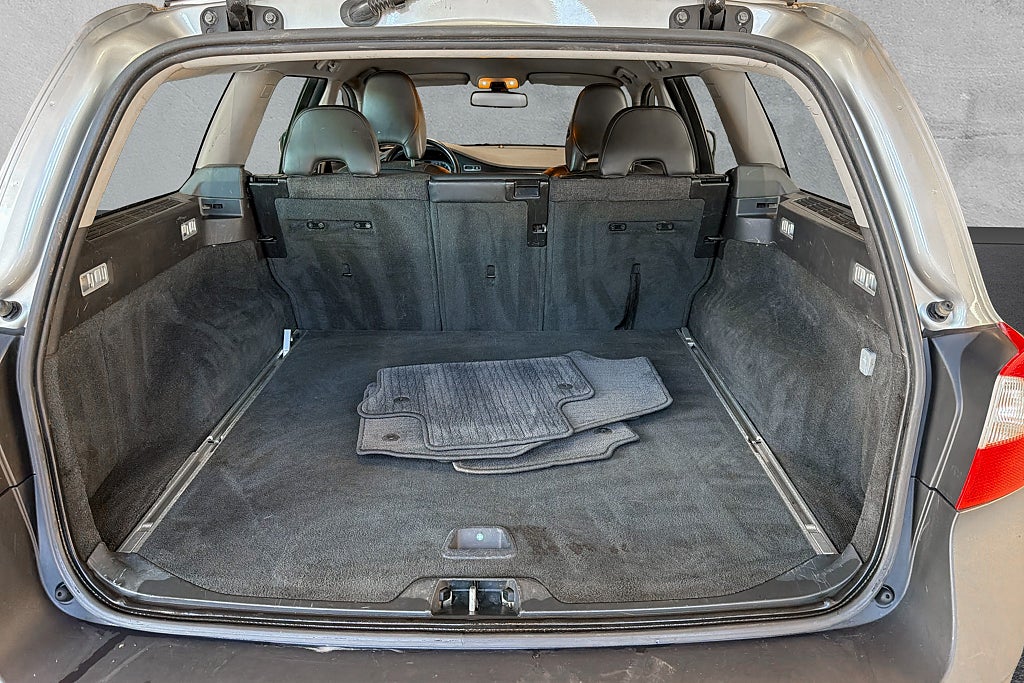 Volvo XC70 2.4D AWD Geartronic Momentum 2-Ägare Dragkrok Välservad