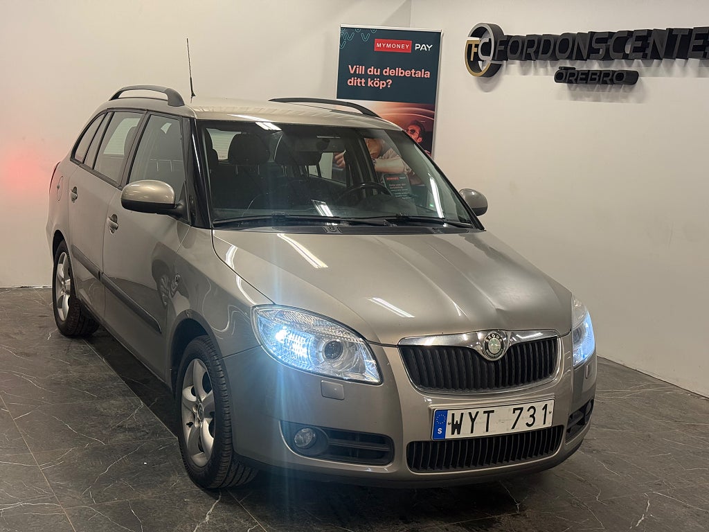 Skoda Fabia Kombi 1.6 Climatronic Nybesiktigad Lågmilad P-Sensorer