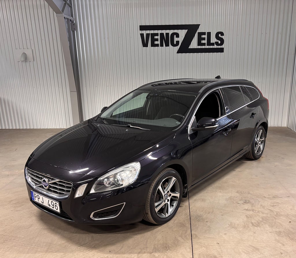 Volvo V60 D5 Automat Momentum GPS Värmare Dragkrok Fullservad