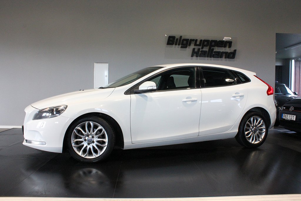 Volvo V40 T2 Kinetic Pdc Farthållare Värm Nybytt Kamrem Eu6