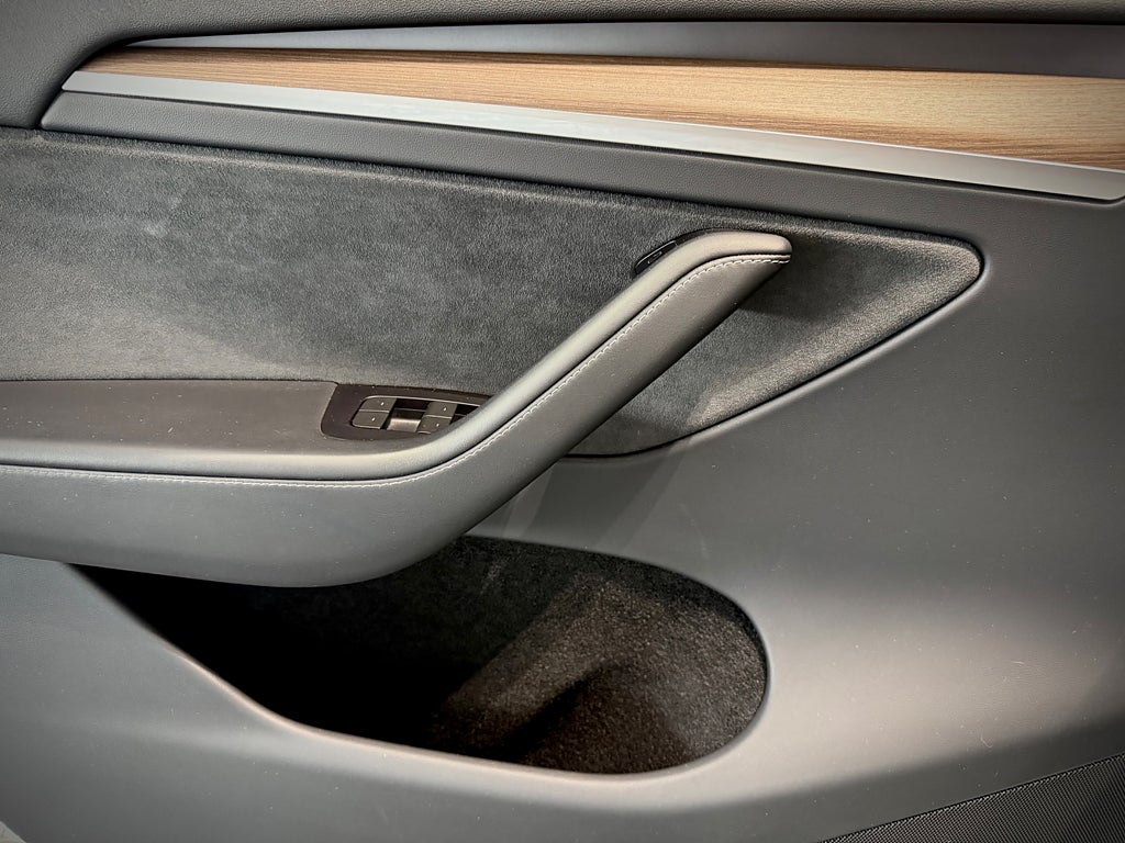 Tesla Model Y Long Range AWD Glastak 514hk - bild 19