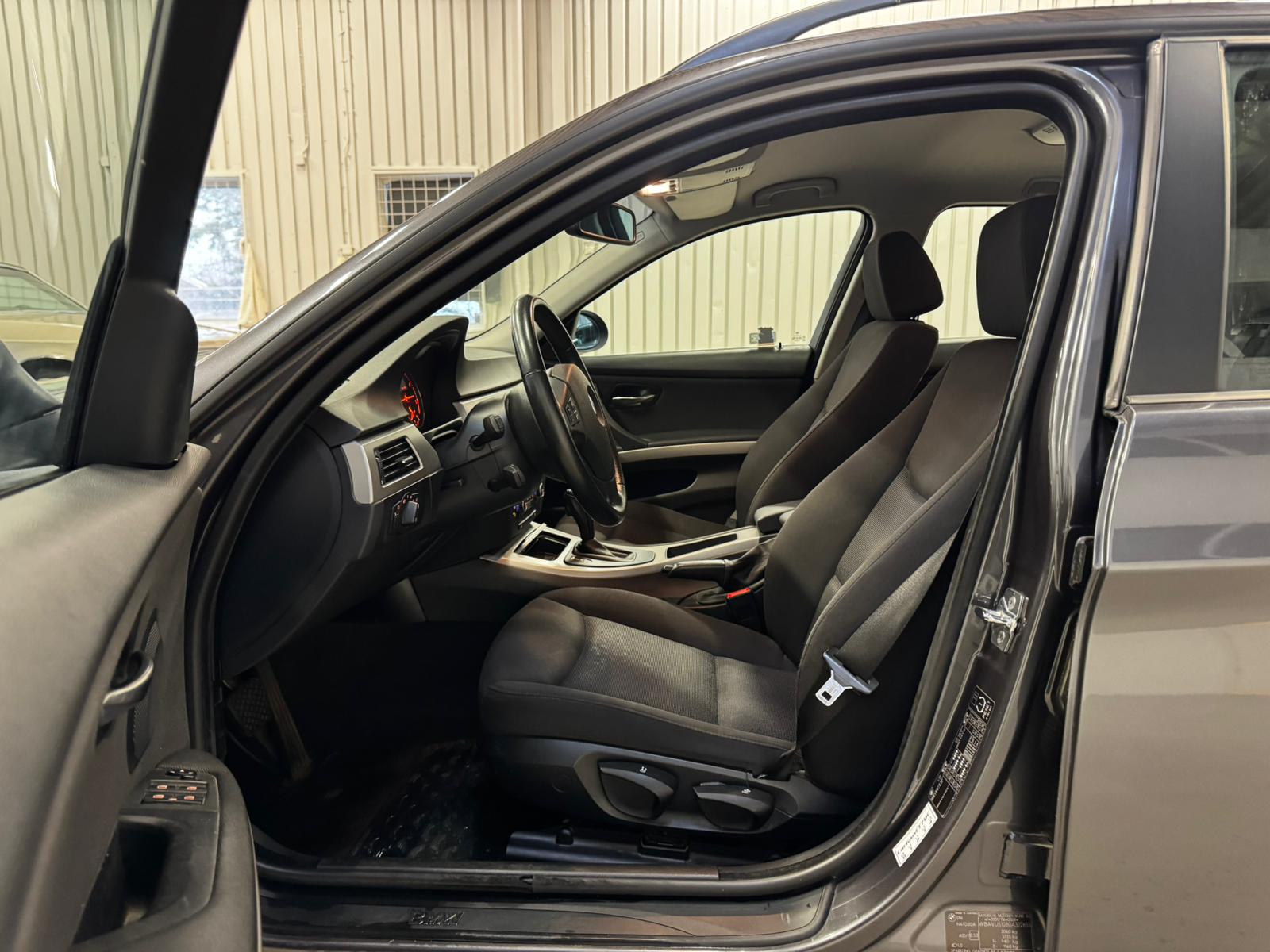 BMW 320 2008, bild 5/52