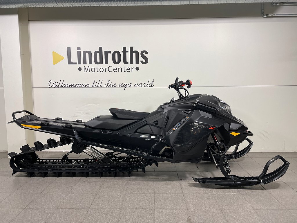 Ski-Doo Summit X Expert 850 E-tec 165 Ski-Doo Summit X Expert 850 E-tec 165