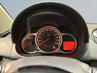 Mazda 2 5-dörrar 1.3 MZR Farthållare Motorvärmare S/V-hjul – bild 15