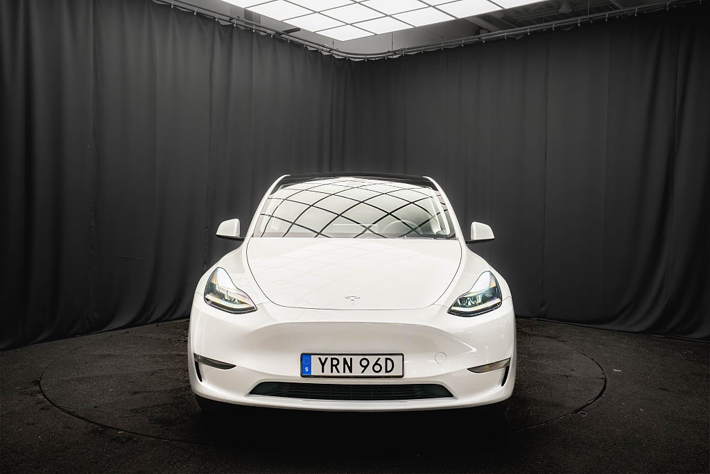 Tesla Model Y Long Range AWD DRAG PANO 92.6%SoH 1-ÄGARE MOMS