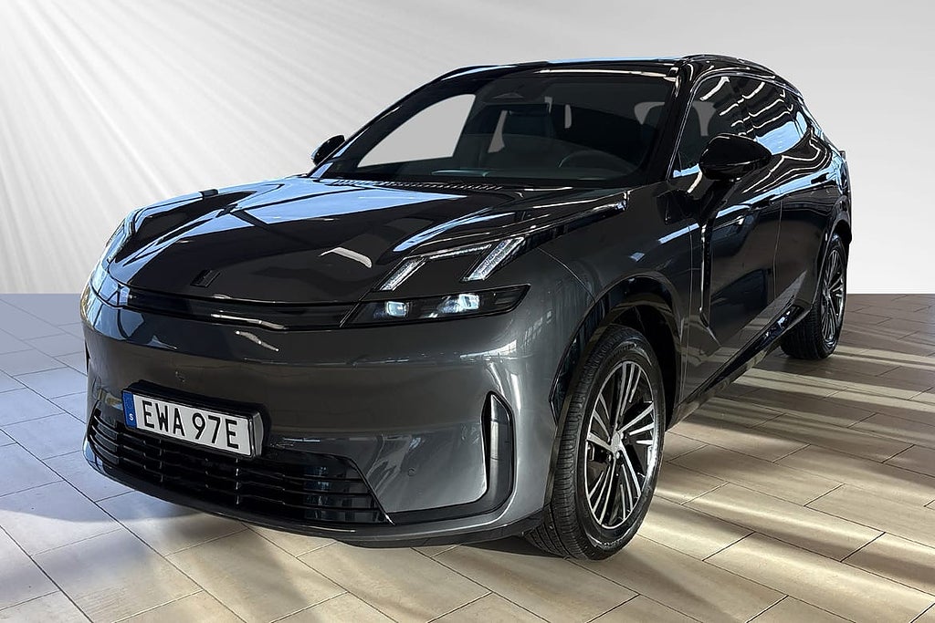 Lynk & Co 08 Core PHEV 360Kam 19" 200Km Räckvidd