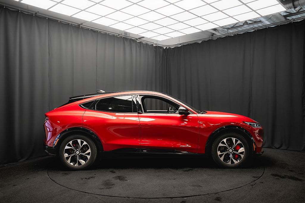 Ford Mustang Mach-E Standard Range AWD TEKNIK+ PANORAMA B&O 360° LÄDE