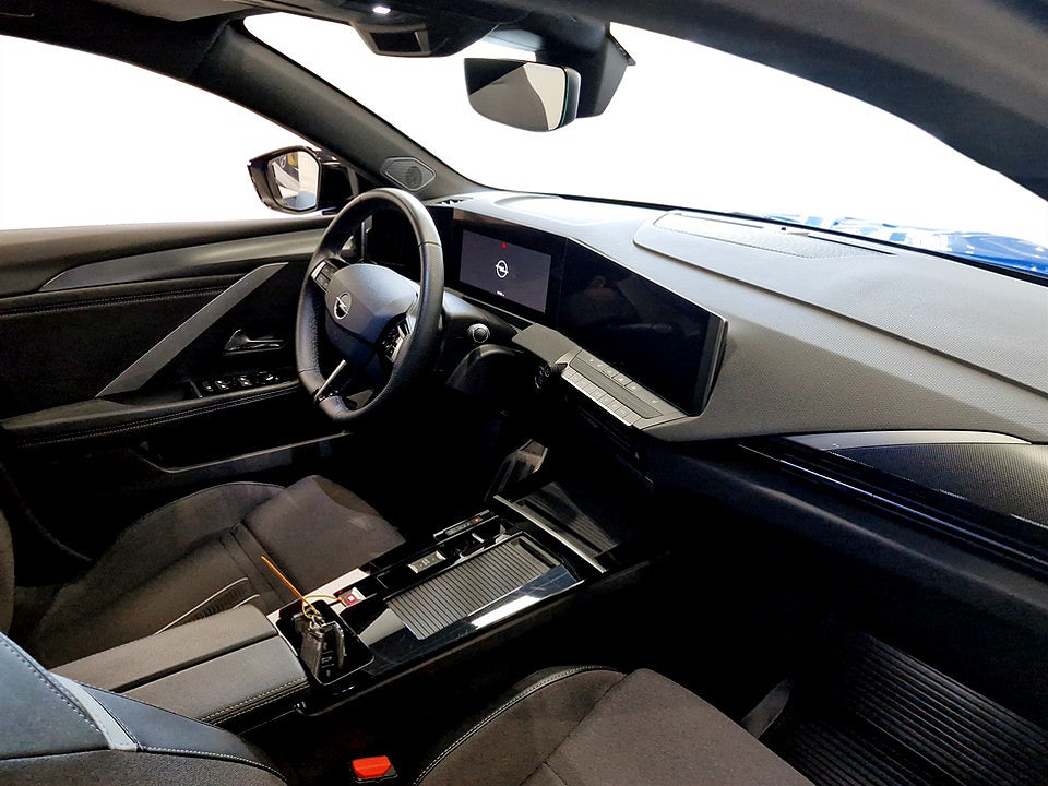 Bild på Opel Astra ST GS 1.2 PT 130hk Aut B-KAMERA CARPLAY 
