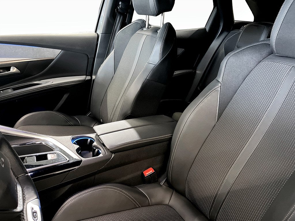 Bild på Peugeot 3008 GT 1.2 PT 130hk Aut - B-KAMERA, CARPLAY