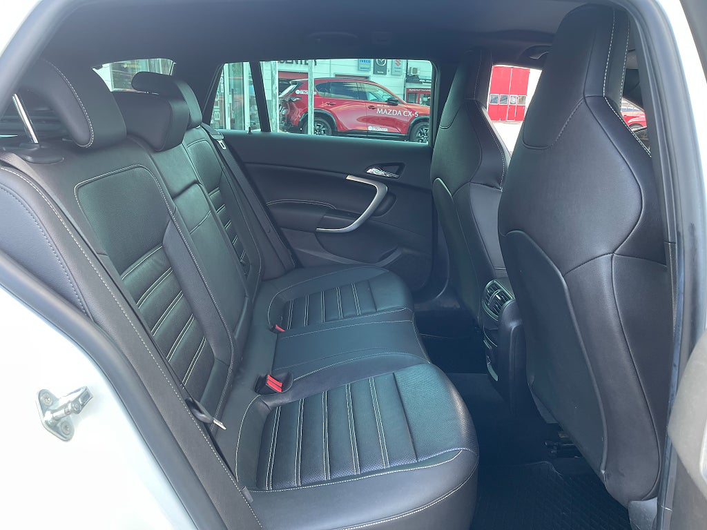 Opel Insignia OPC Sports Tourer 2.8 V6 Turbo 4x4 OPC 325 hk *RECARO*