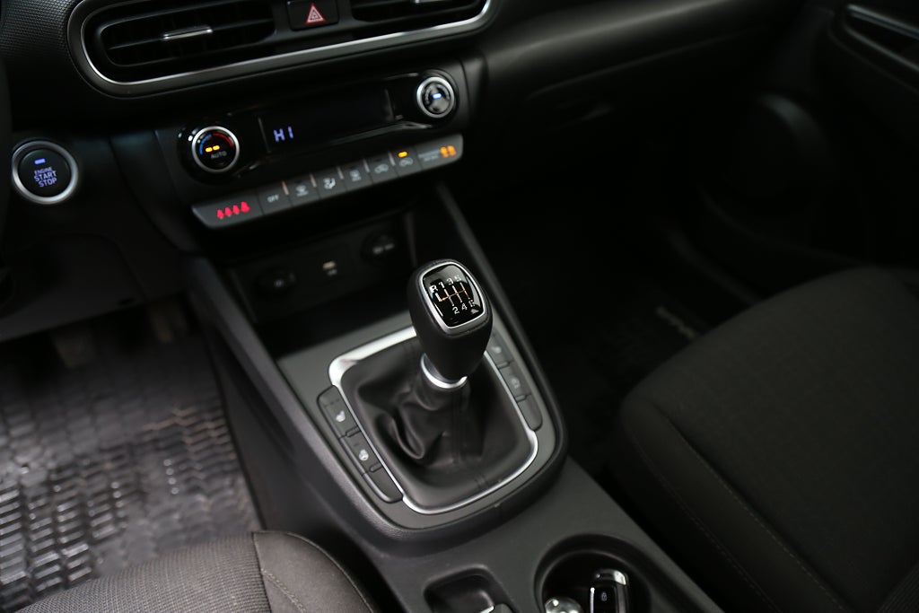 Hyundai Kona 1,0 T-GDI iMT 120hk Essential CarPlay P-sensor Kamera