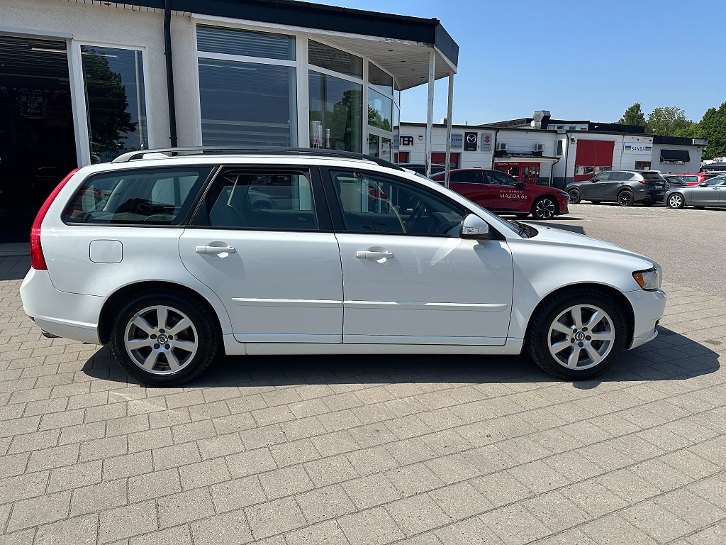 Volvo V50 T5 (230 hk) Kinetic DRAGKROK