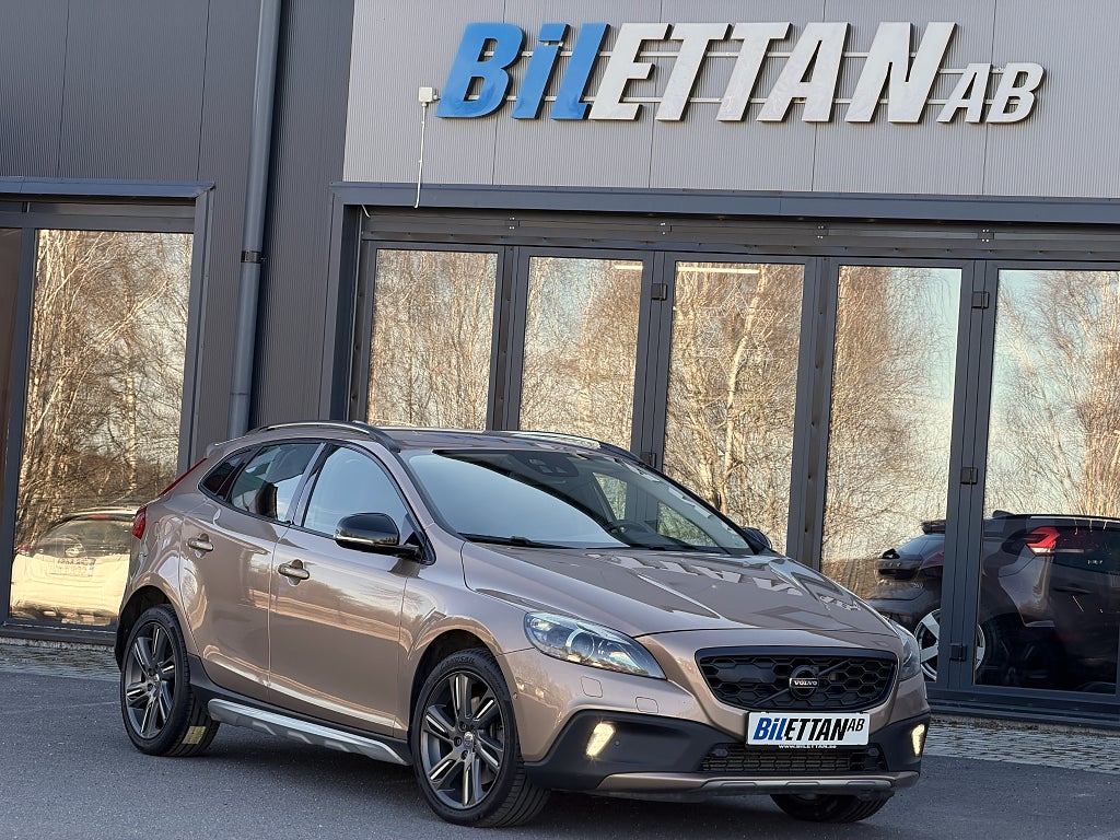 Volvo V40 Cross Country D4 Geartronic Summum VOC värmare Skinn Kamera