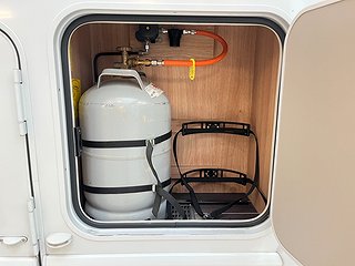 Husbil-halvintegrerad Knaus Sky TI 650 MF 10 av 28