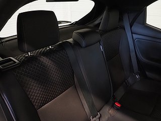 Halvkombi Toyota Yaris 12 av 21