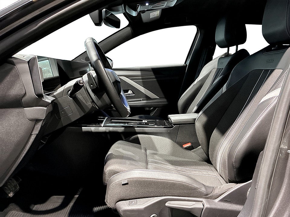 Bild på Opel Astra 5D GS 1.2 PT 130hk Aut B-KAMERA CARPLAY