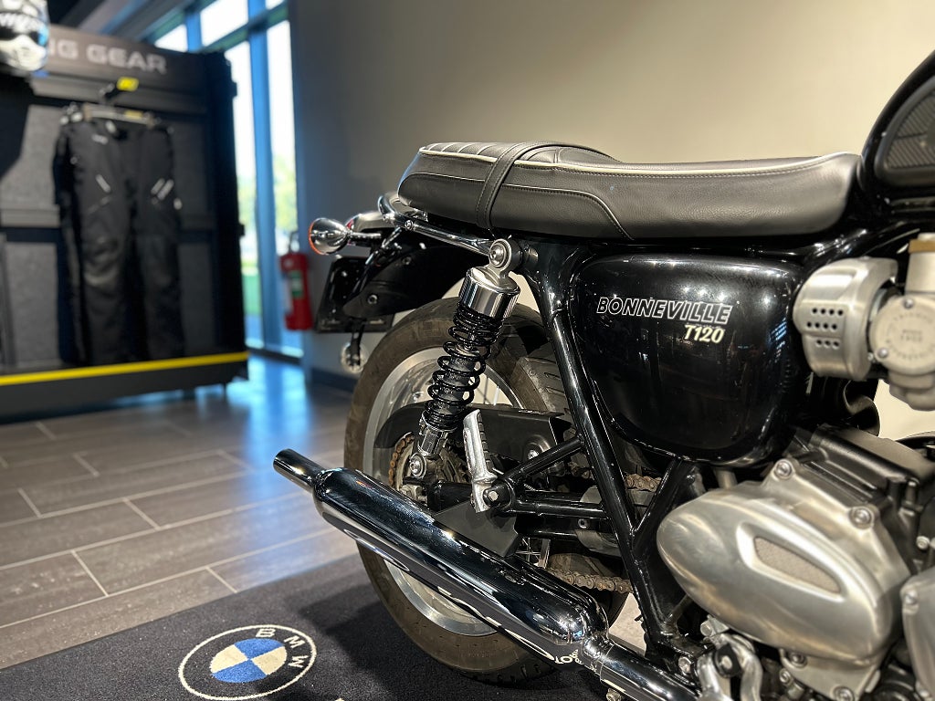 Triumph Bonneville T120/3,99%Ränta / Vindruta & Pakethållare medföljer/