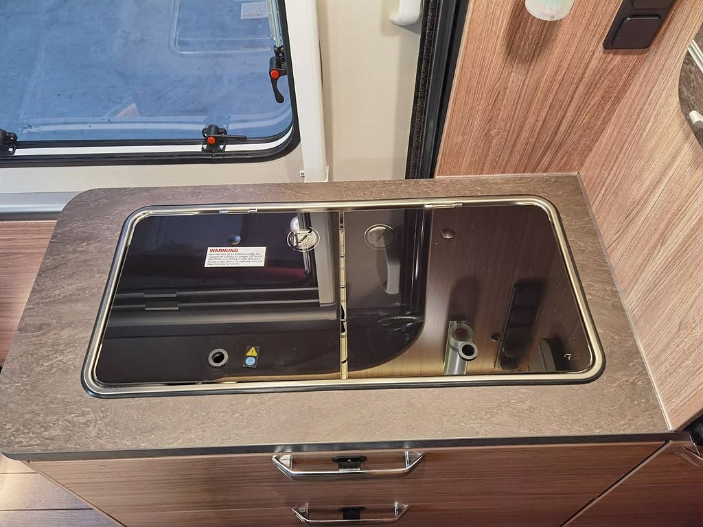 Weinsberg 630  Carabus ME Edition Fire , automat,  långbädd thumbnail