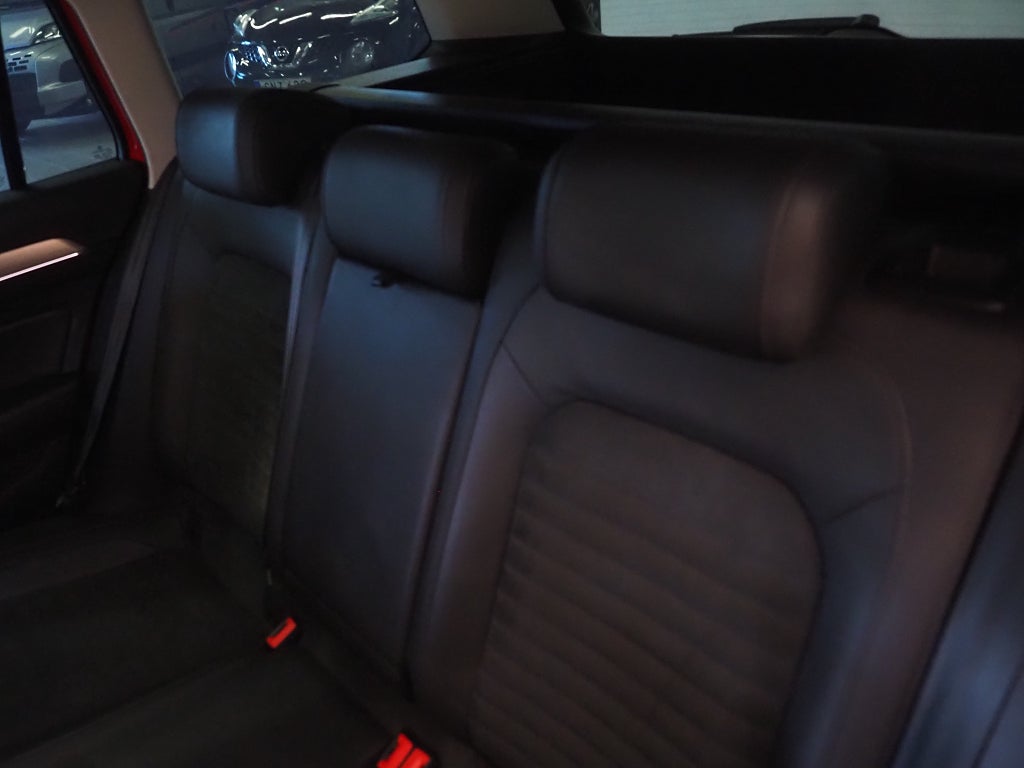 Volkswagen Passat Sportscombi 2.0 TDI R-Line | Värmare | Drag | 2017