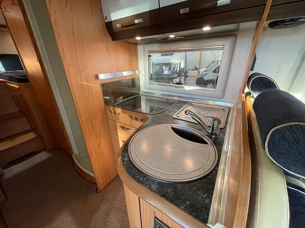 Bürstner Elegance 710 / Kedja / ALDE / AC bodel / Solcell  - Bürstner