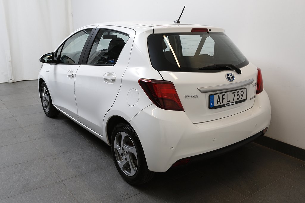 Toyota Yaris Hybrid e-CVT 101hk Active 5D Kamera P-sensorer 2015