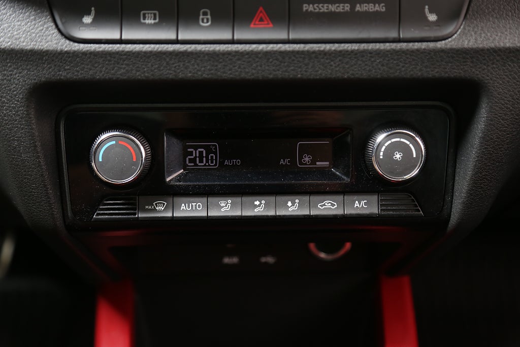 Skoda Fabia 1,2 TSI 90hk Monte Carlo Edition Panorama P-Sensorer 2016