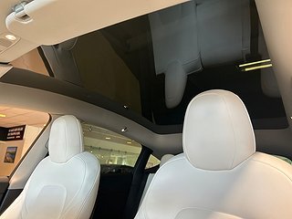 Tesla Model Y Long Range AWD 514hk/MOMS/Pano/Navi/M-värmare
