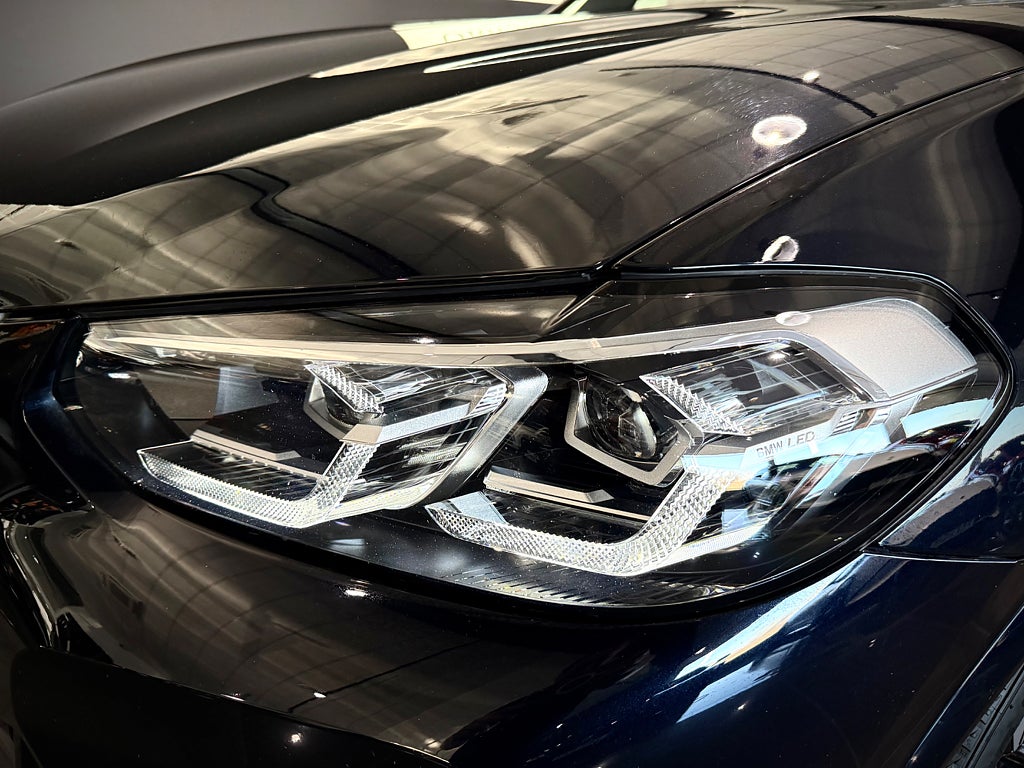 BMW iX3 M Sport Glastak Cockpit Läder Drag - bild 29