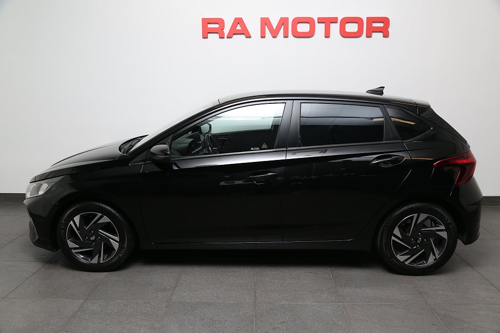 Hyundai i20 1,2 MPi 84hk Essential Kamera CarPlay 1ägare P-sensor 2021