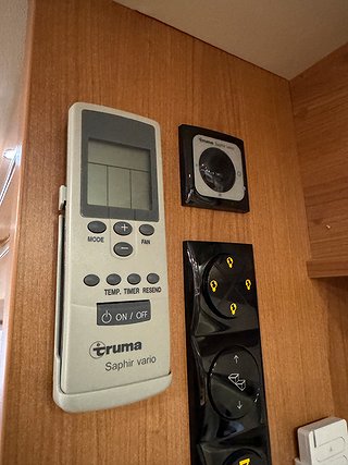 Husbil-integrerad LMC Grand Explorer I800 AUT 180HK 22 av 27