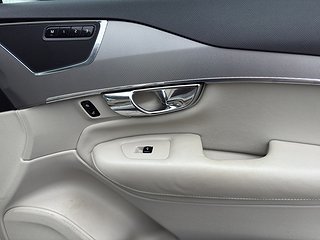 SUV Volvo XC90 7 av 16