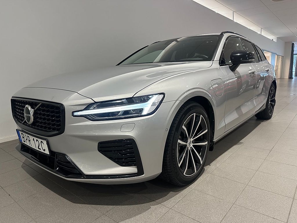 Volvo V60 T6 Plus Dark Nordic Edition / 360 Kamera / Navi...