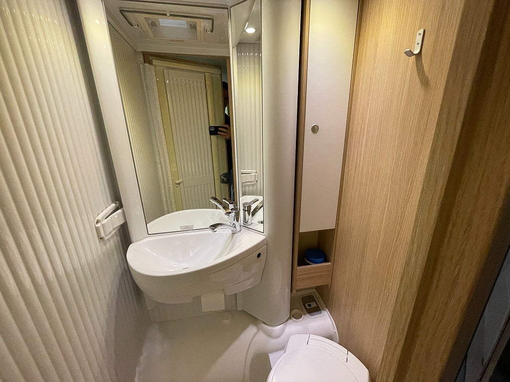 Sunlight A 72 / Automat 150hk / Våningssäng / 6 bältad /  - Sunlight