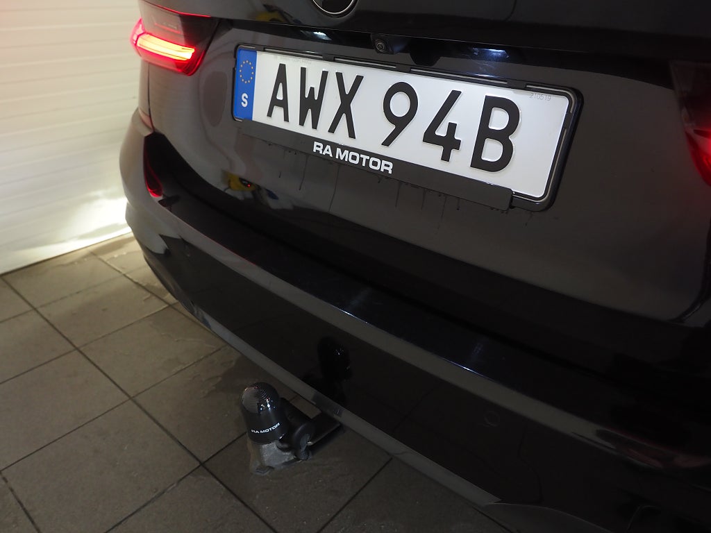 BMW 330e xDrive 292hk Touring  M-Sport |Drag|Navi|Kamera| 2021