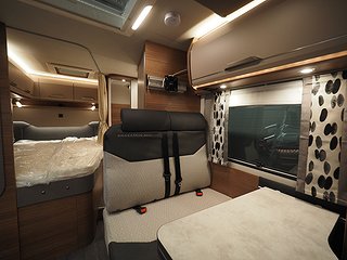 Husbil-halvintegrerad Knaus Van Ti 550 MF 12 av 18