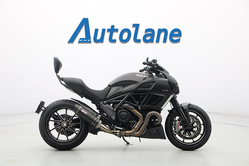Ducati Diavel Carbon* SC-project *Sommarkampanj 4,99%