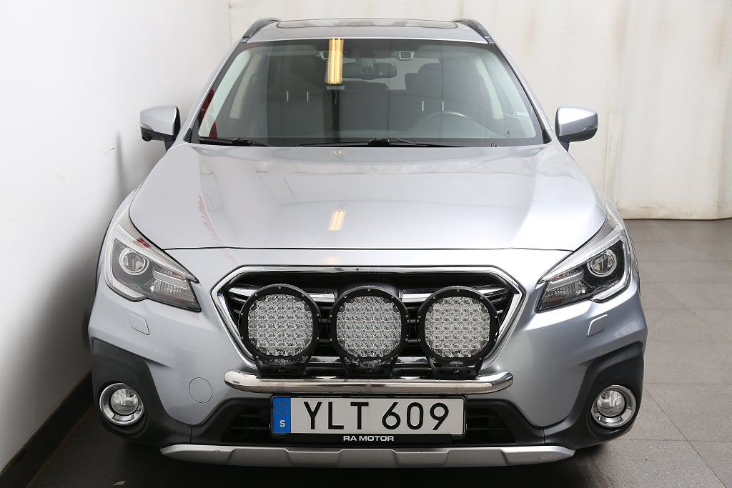 Subaru Outback 2,5i 175hk Summit AWD Taklucka H/K Skinn Motorv Drag 2018