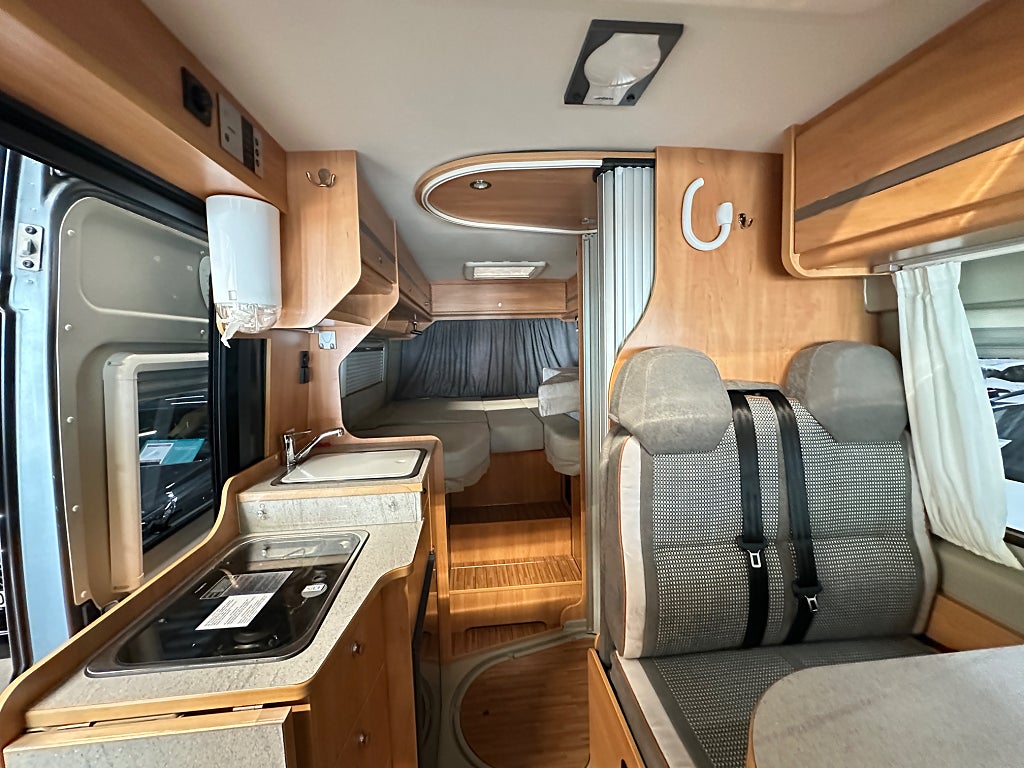 Pössl Roadstar 600 L,  Långbädd, 5.99 m , Automat thumbnail