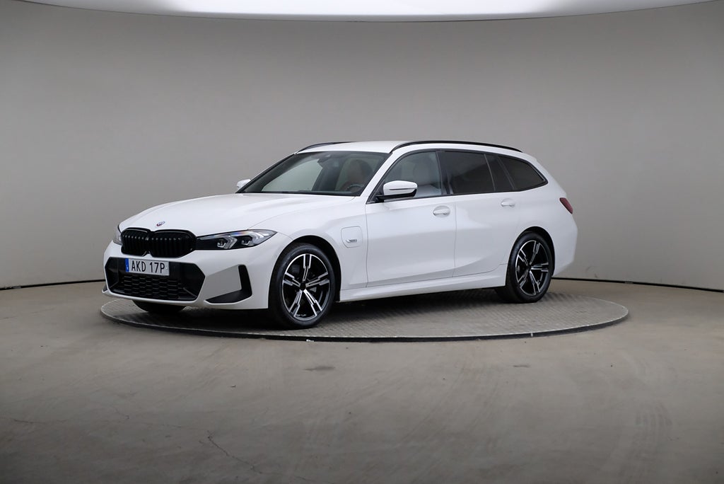 BMW 330e 3 292hk M sport xDrive Läder
