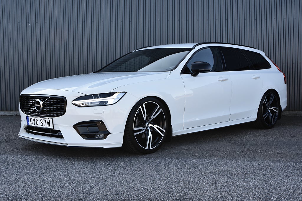 Volvo V90 D4 R-Design / Navigation / Drag / 20" / Polestar