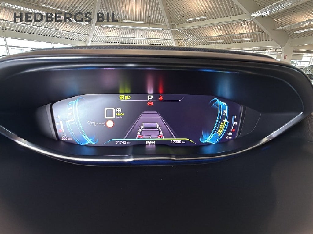 Peugeot 3008 GT HYBRID4 300H thumbnail