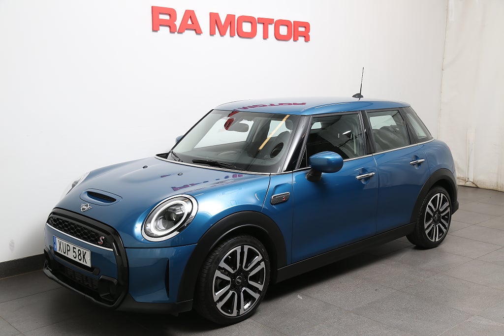 MINI Cooper S Experience 178hk Aut 5-dörrars Navi CarPlay Kamera 2024
