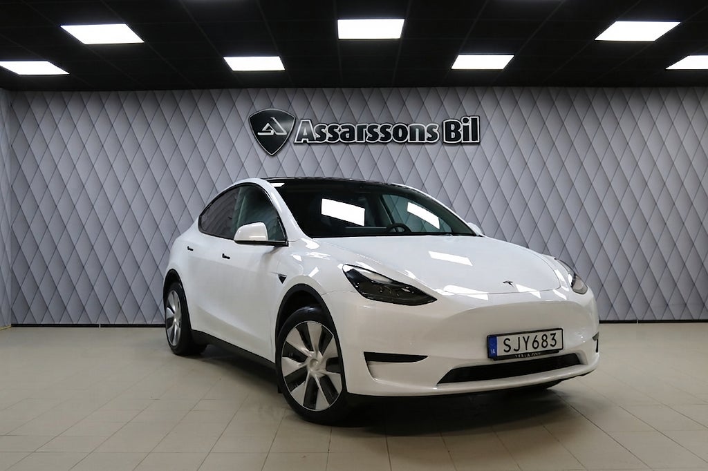 Tesla Model Y Standard Range RWD Panorama Drag B-Kamera Adaptiv Farth