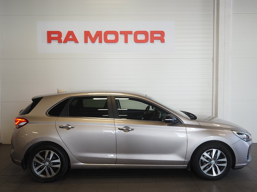 Hyundai i30 1.4 T-GDi 140hk Premium Navi M-Värm Kamera 2018