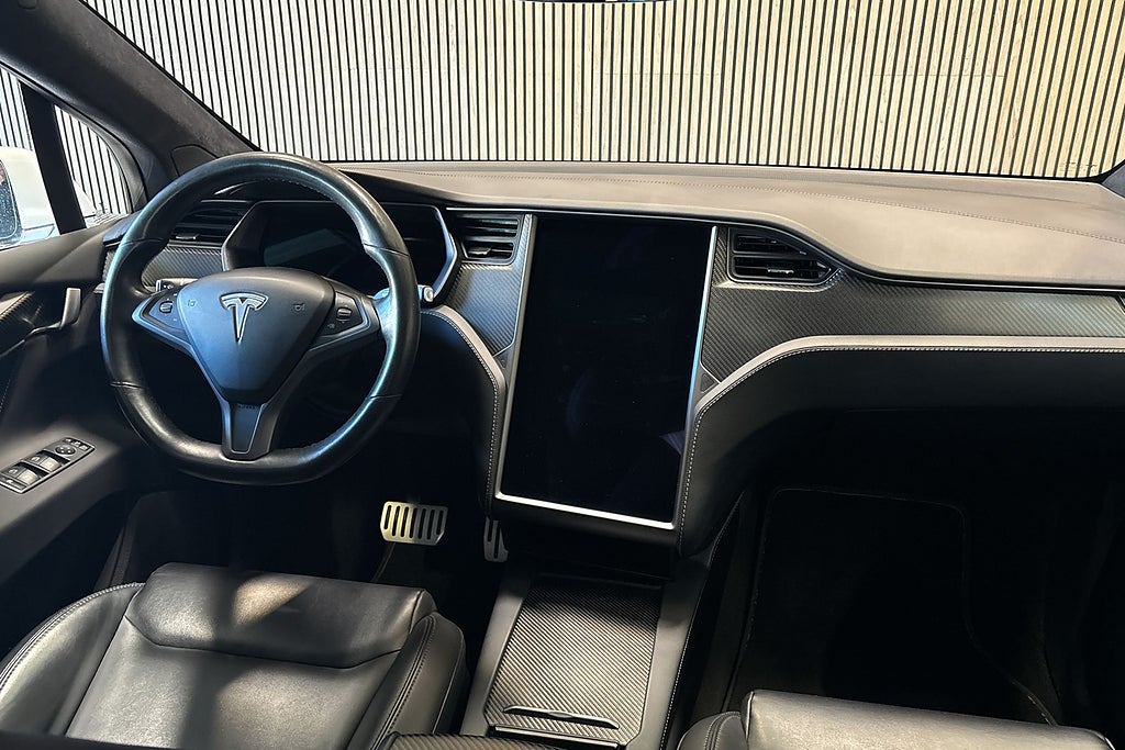 Tesla Model X Ludicrous Performance 7-sits 611hk