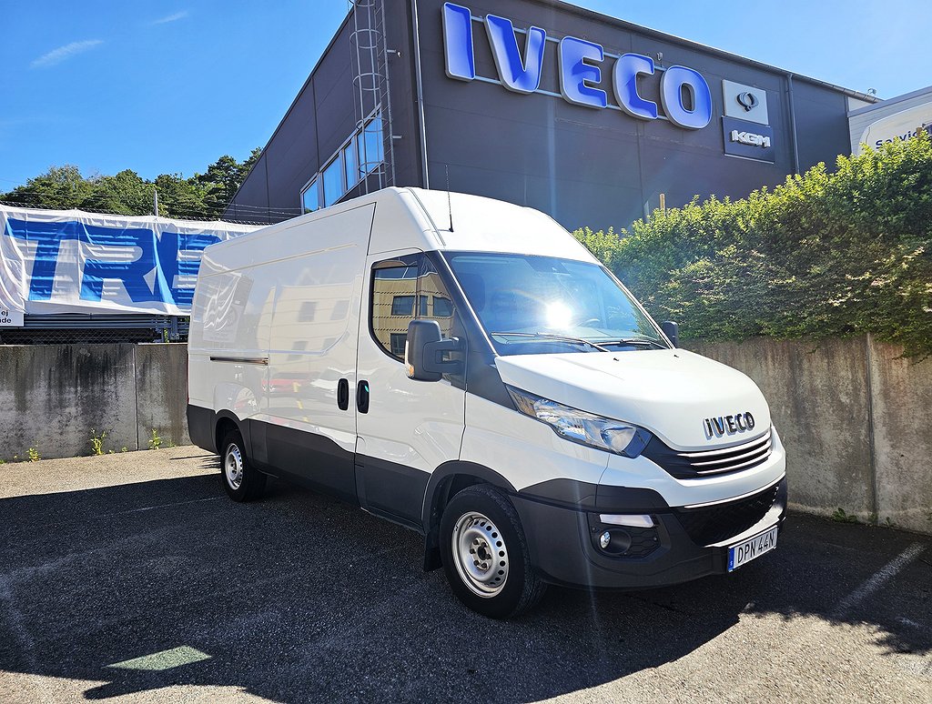 Iveco Daily 35-120 Skåpbil 2.3 JTD Aut Värmare Sensorer 12m3