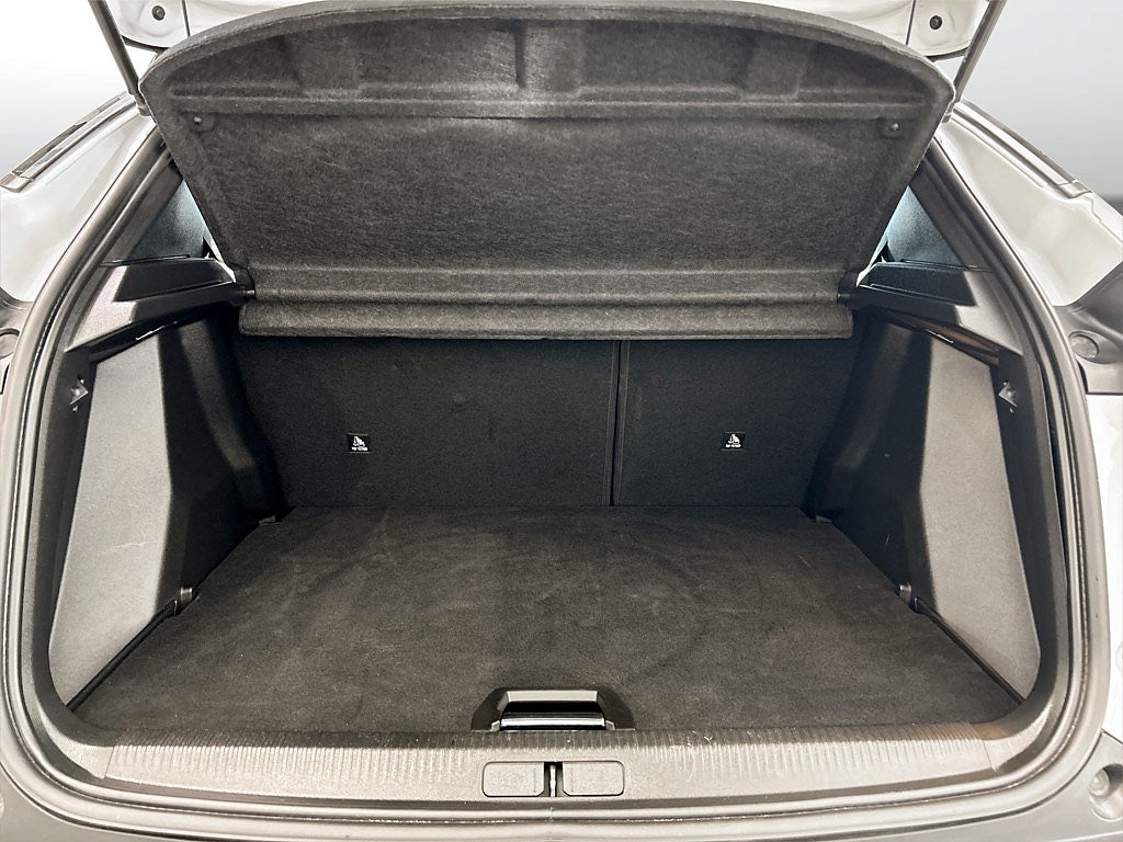 Bild på Peugeot 2008 GT 1.2 PT 130hk Aut - EL-STOL, 360-KAMERA