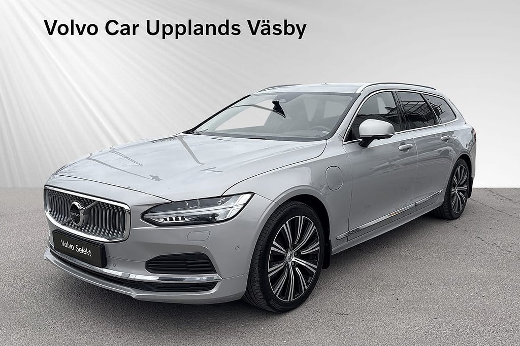 Volvo V90 Recharge T6 Core Edition / Dragkrok / Parkering...