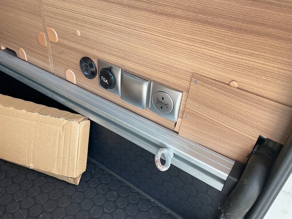 Adria Matrix 670 SC Nordkapp  / ALDE / Taksäng / 3500kg / 5bält / - Adria